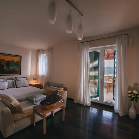 Elegant With Old Town View וילה *