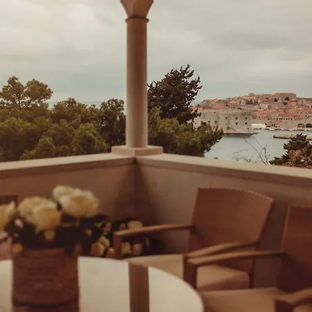 Elegant With Old Town View Villa *
