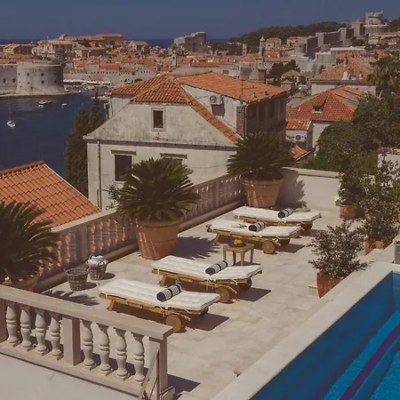 Elegant With Old Town View